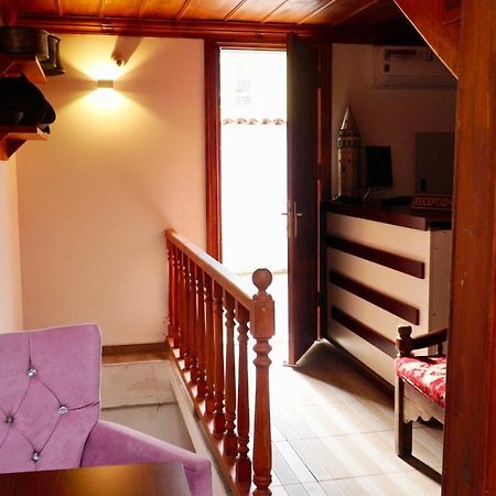 Qonaq Hotel & Suites Provincia di Provincia di Istanbul Esterno foto