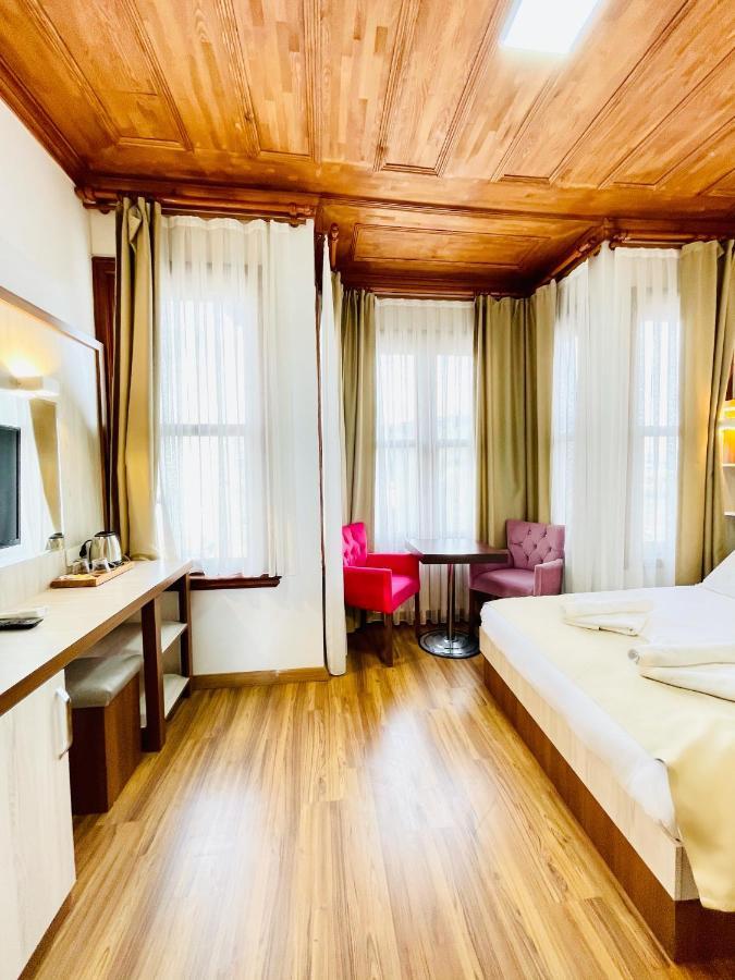 Qonaq Hotel & Suites Provincia di Provincia di Istanbul Esterno foto