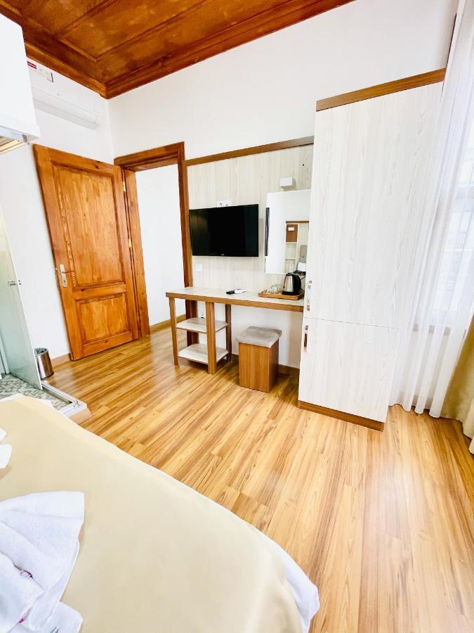 Qonaq Hotel & Suites Provincia di Provincia di Istanbul Esterno foto