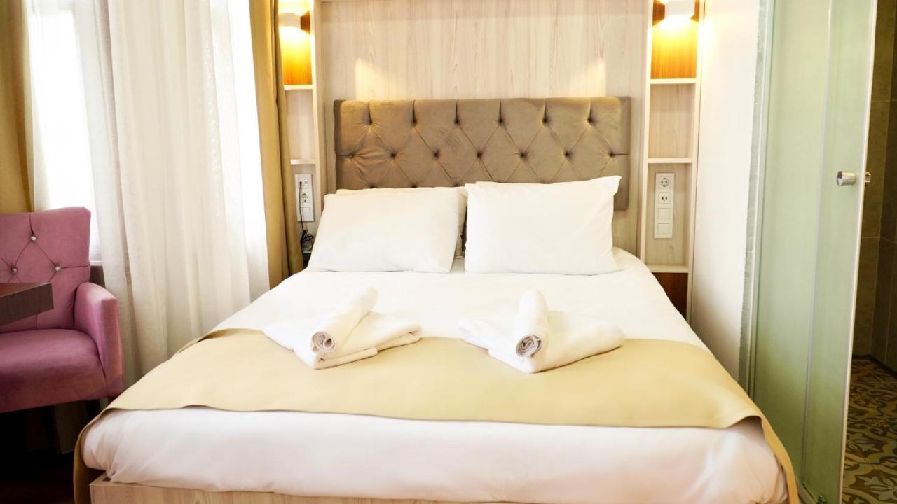 Qonaq Hotel & Suites Provincia di Provincia di Istanbul Esterno foto