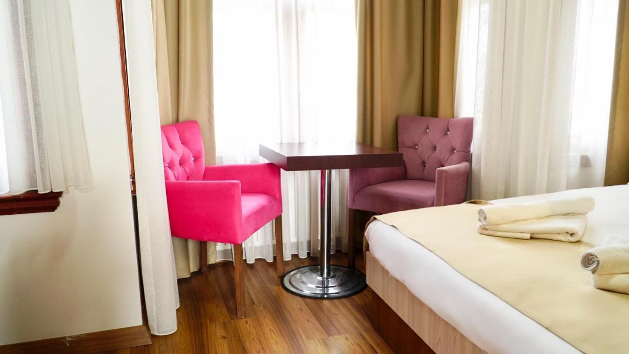 Qonaq Hotel & Suites Provincia di Provincia di Istanbul Esterno foto