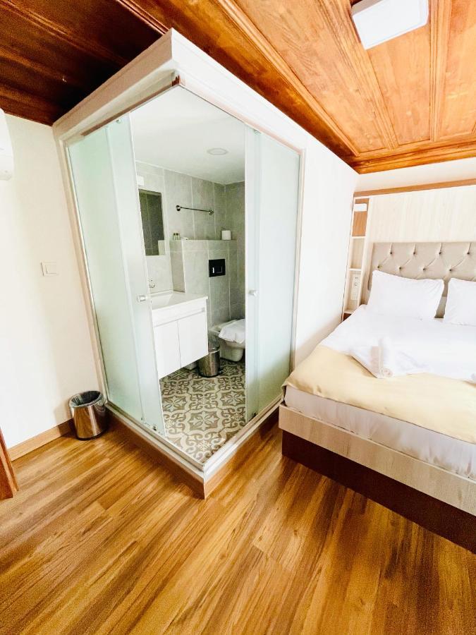 Qonaq Hotel & Suites Provincia di Provincia di Istanbul Esterno foto