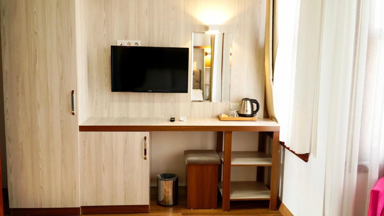 Qonaq Hotel & Suites Provincia di Provincia di Istanbul Esterno foto