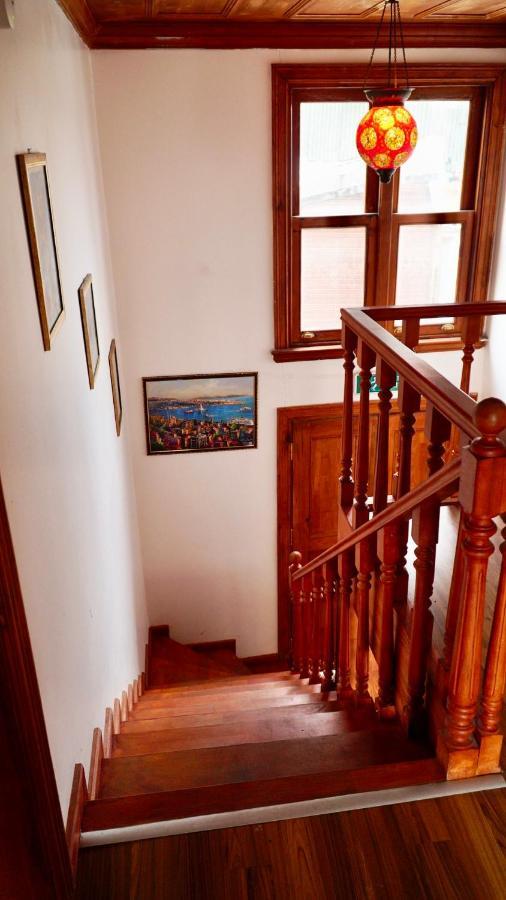 Qonaq Hotel & Suites Provincia di Provincia di Istanbul Esterno foto