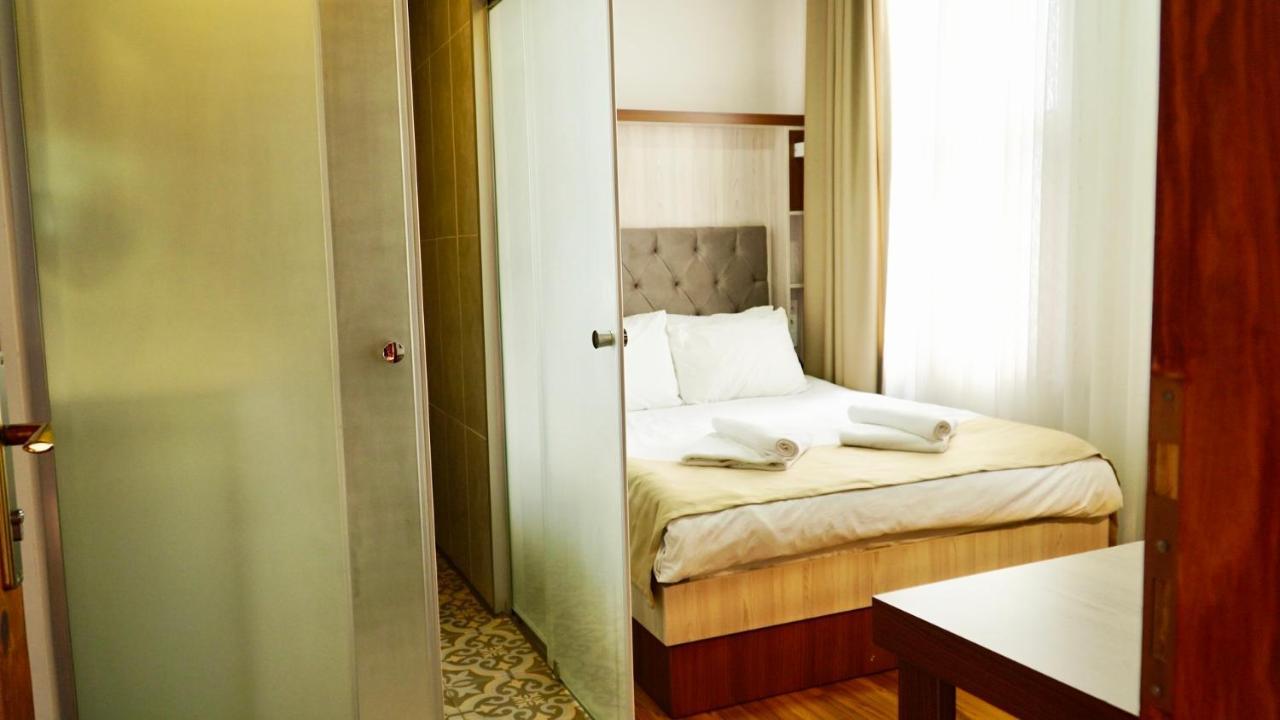 Qonaq Hotel & Suites Provincia di Provincia di Istanbul Esterno foto