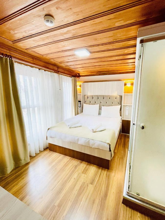 Qonaq Hotel & Suites Provincia di Provincia di Istanbul Esterno foto