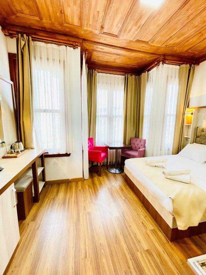 Qonaq Hotel & Suites Provincia di Provincia di Istanbul Esterno foto